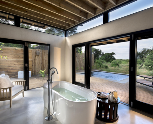 lion_sands__river_lodge_3_river_suite_en-suite_bathroom_0361 Lion Sands River Lodge