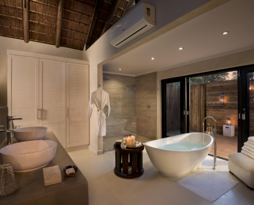 lion_sands__river_lodge_3_superior_luxury_suite_en-suite_bathroom1 Bathroom