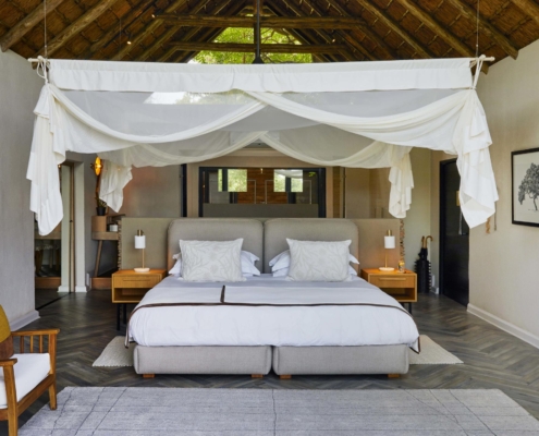 lion_sands_river_lodge_superior_luxury_suite_1 Bedroom