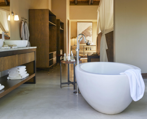 lion_sands_tinga_lodge_hinkwenu_residence_bathroom-2 Lion Sands Tinga Lodge