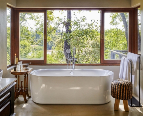 lion_sands_tinga_lodge_suite_bath1 Lion Sands Tinga Lodge