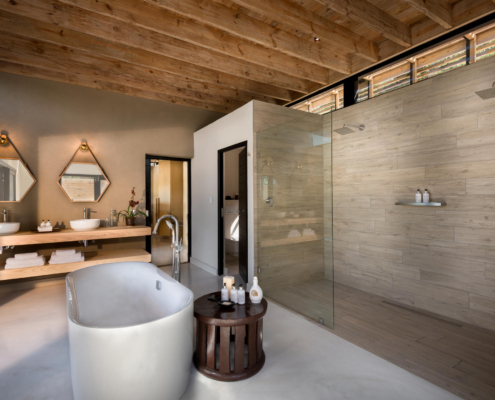 river_lodge_-_family_suite_-_en-suite_bathroom_010_preview_maxwidth_2500_maxheight_2500_ppi_300_quality_100 Lion Sands River Lodge
