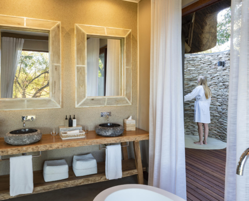 river_lodge_bathroom_4 Dulini River Lodge