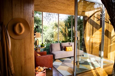 Singita-Sweni-Lodge-Pool-Suite-Interior1